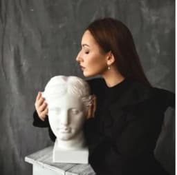 Юлия Шестоперова